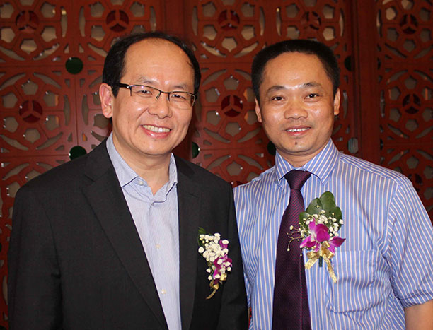 馬總與新浪聯(lián)席總裁兼首席技術官許良杰親切交流